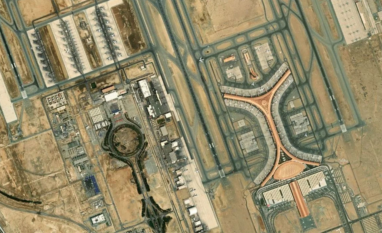 阿卜杜勒-阿齐兹国王国际机场机场卫星视图 - JED航空地图和候机楼概览