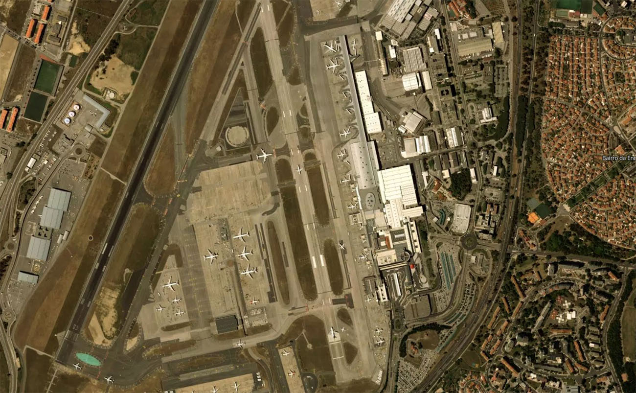 Vue Satellite de l'Aéroport Aéroport de Lisbonne - Plan Aérien LIS & Vue d'Ensemble du Terminal