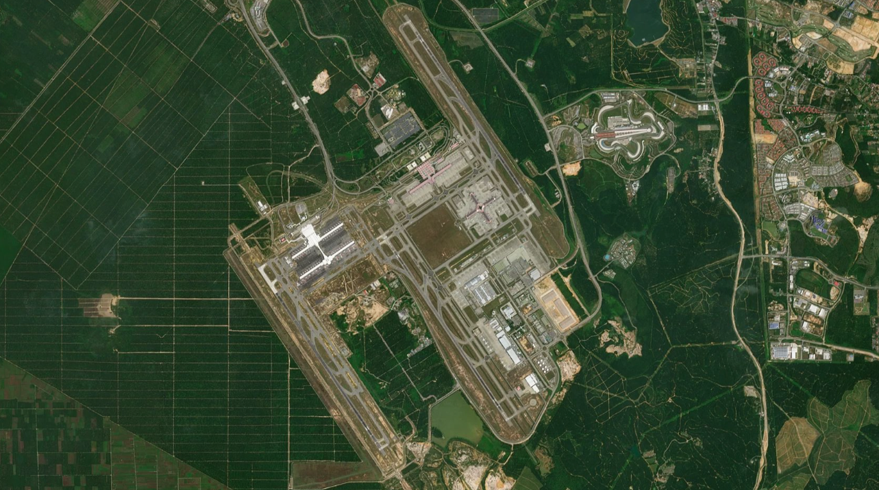 吉隆坡国际机场机场卫星视图 - KUL航空地图和候机楼概览