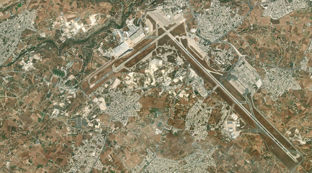 马耳他国际机场机场卫星视图 - MLA航空地图和候机楼概览