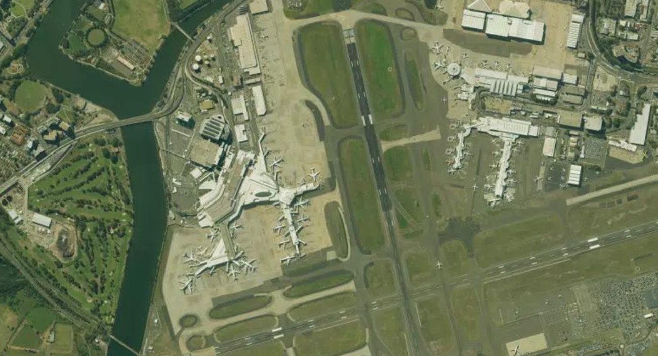 金斯福德·史密斯国际机场机场卫星视图 - SYD航空地图和候机楼概览