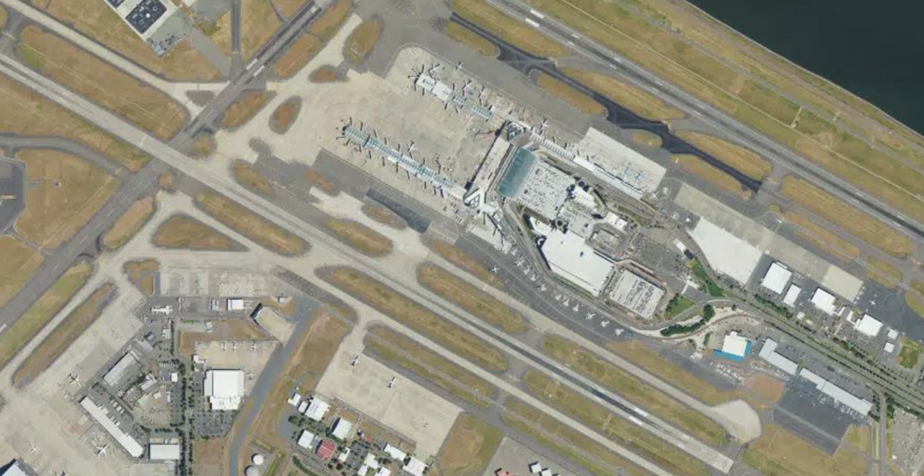 波特兰国际机场机场卫星视图 - PDX航空地图和候机楼概览