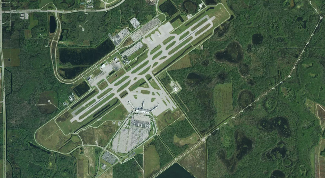西南佛罗里达国际机场机场卫星视图 - RSW航空地图和候机楼概览