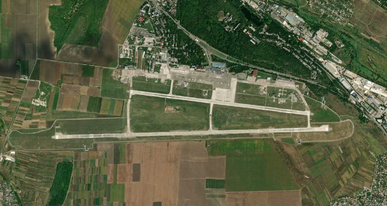 基希讷乌国际机场机场卫星视图 - RMO航空地图和候机楼概览