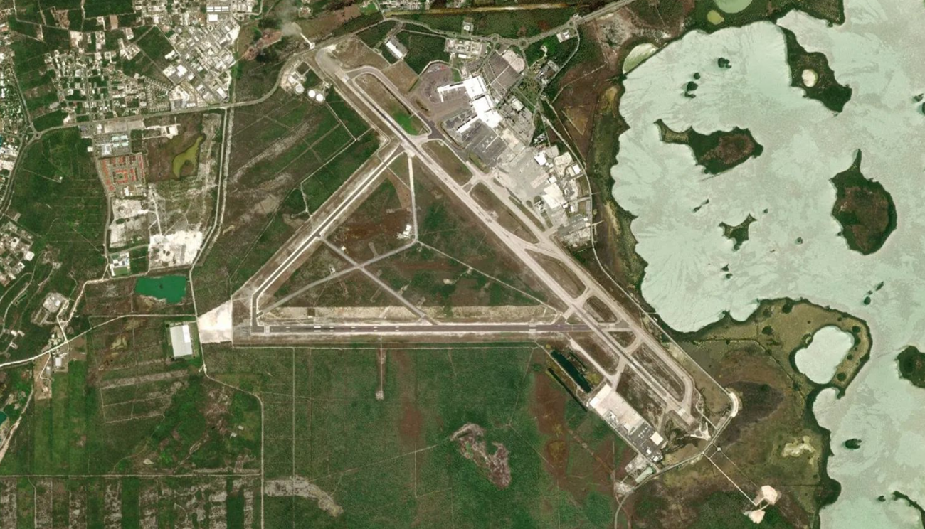 拿骚国际机场机场卫星视图 - NAS航空地图和候机楼概览