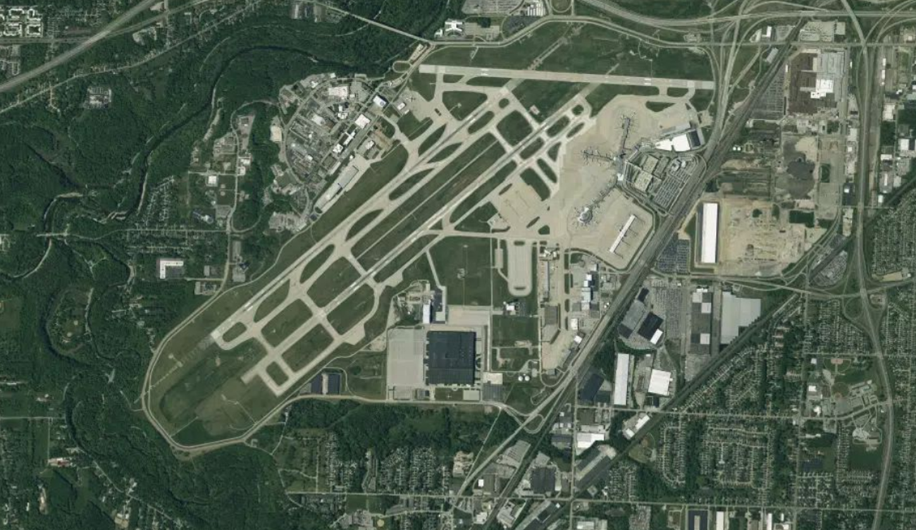 克利夫蘭霍普金斯國際機場機場衛星視圖 - CLE航空地圖和航廈總覽