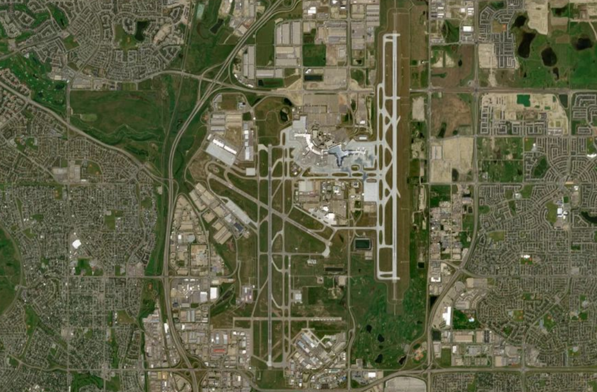 卡尔加里国际机场机场卫星视图 - YYC航空地图和候机楼概览