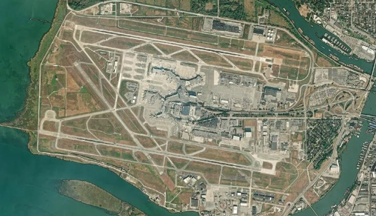 温哥华国际机场机场卫星视图 - YVR航空地图和候机楼概览