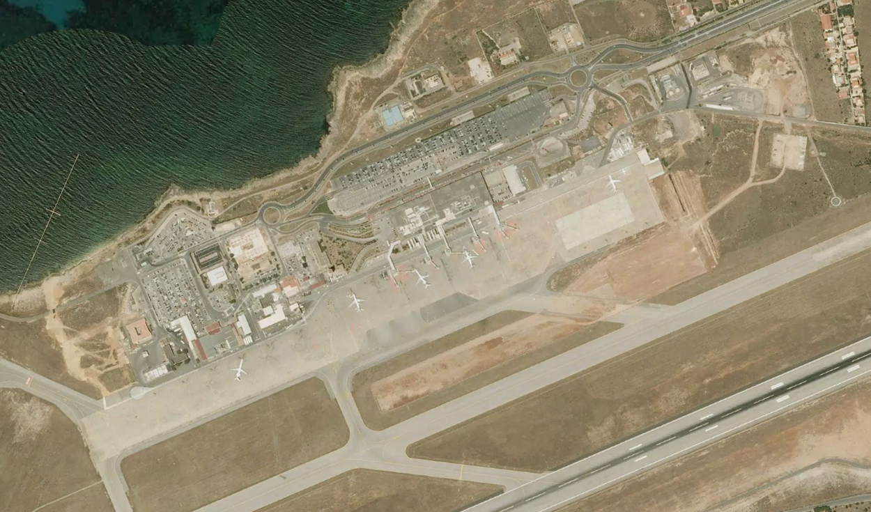 팔코네 보르셀리노 공항 공항 위성 보기 - PMO 항공 사진 및 터미널 개요