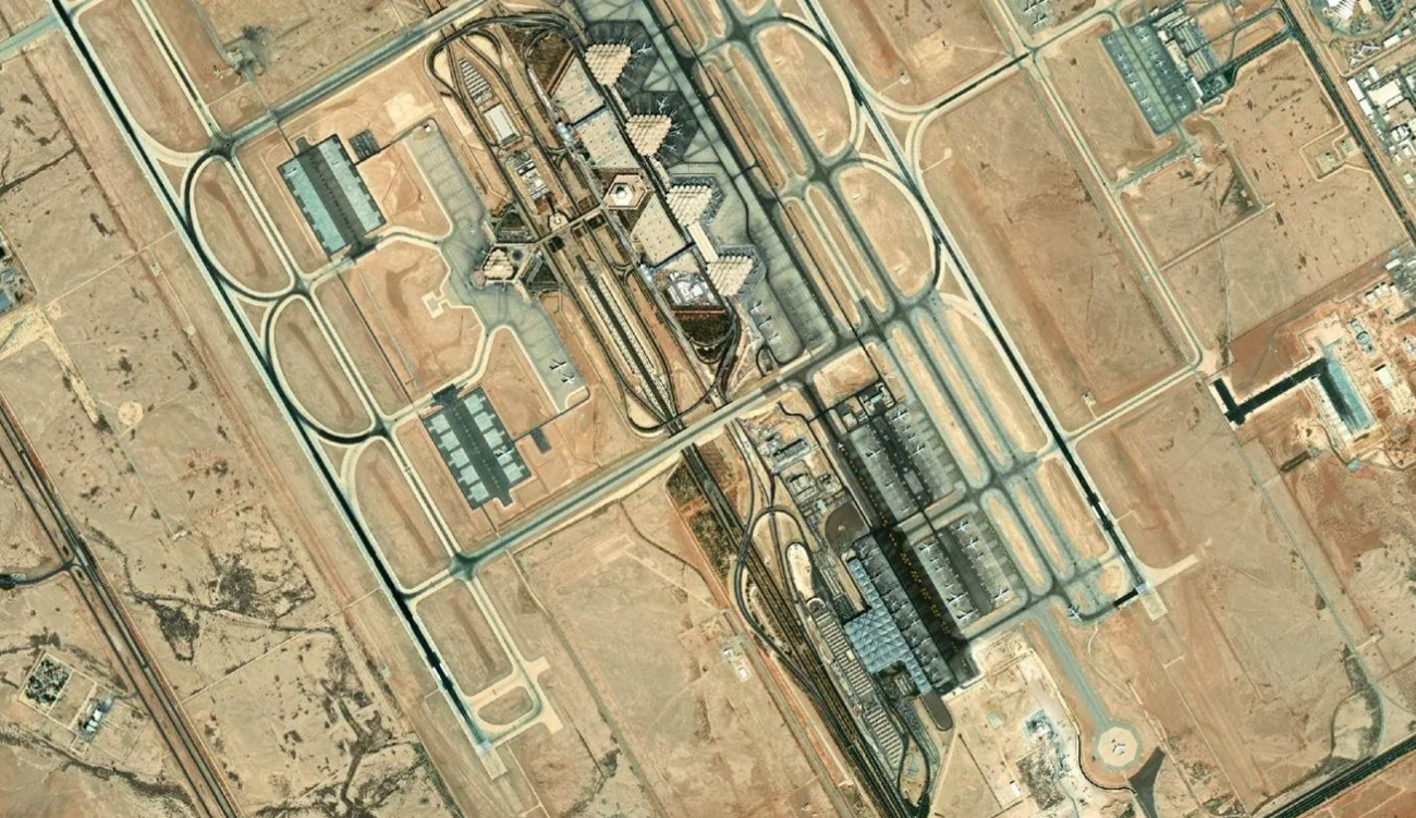 哈立德国王国际机场机场卫星视图 - RUH航空地图和候机楼概览