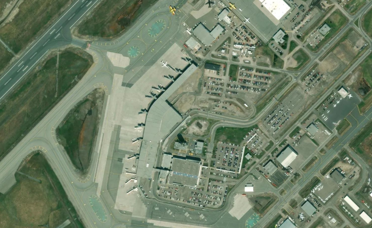 魁北克让-勒萨热国际机场机场卫星视图 - YQB航空地图和候机楼概览