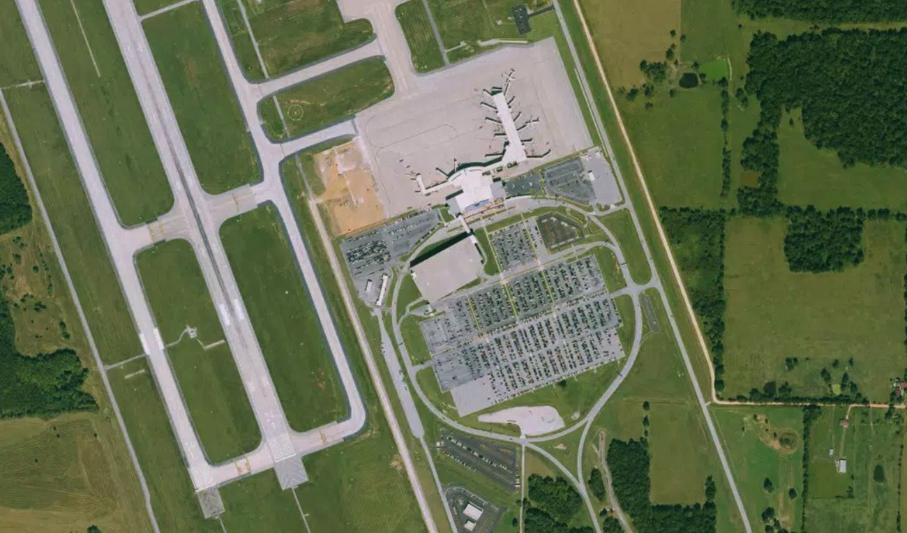 西北阿肯色地区机场机场卫星视图 - XNA航空地图和候机楼概览